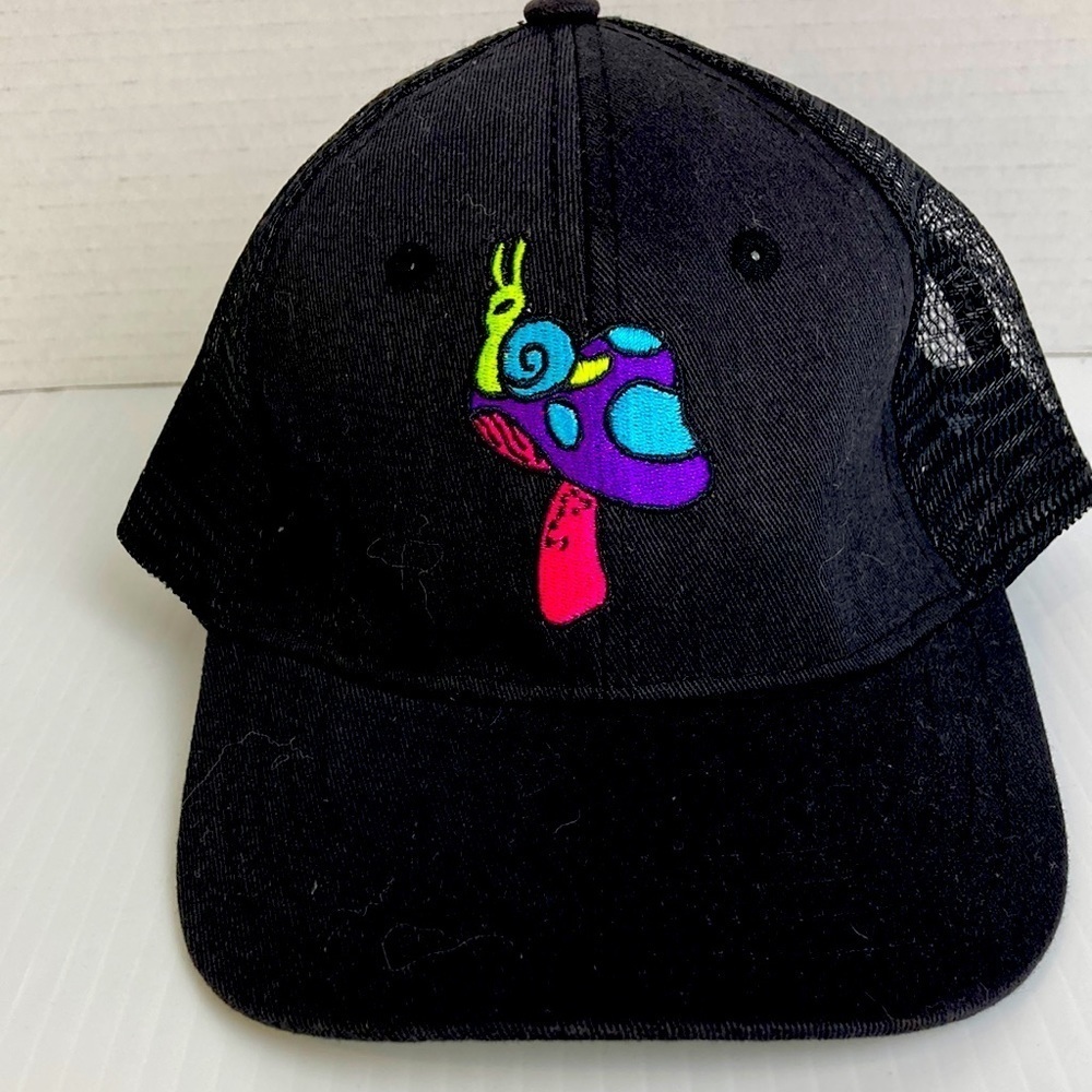 Amnesia Youth hat mesh back NWT